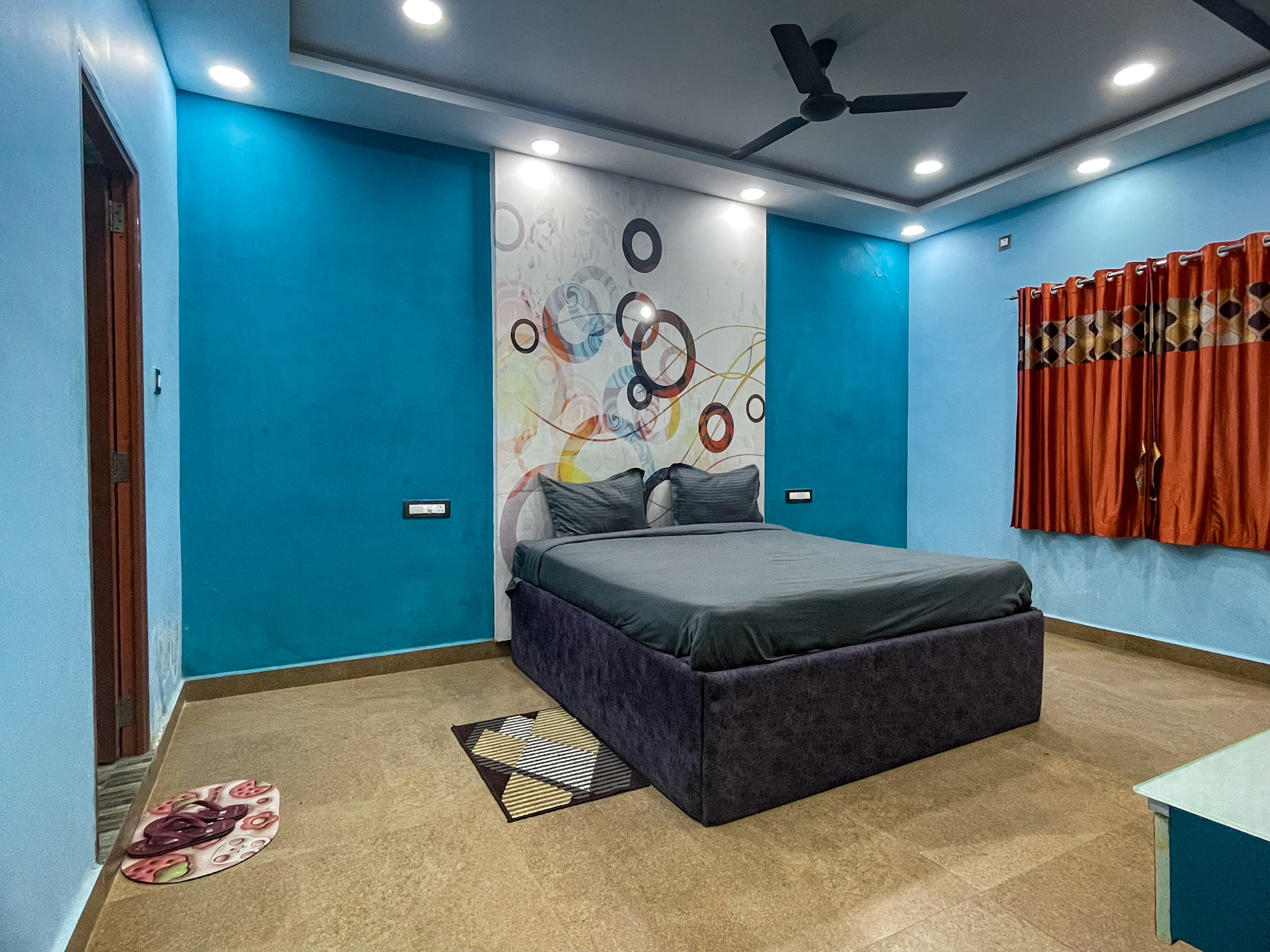 Comfortable blue-toned guest room